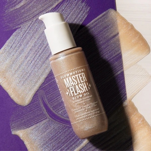 Sol de Janeiro- Glowmotions. Highlights your Beautiful skin and smells amazing! - Picture 2 of 8